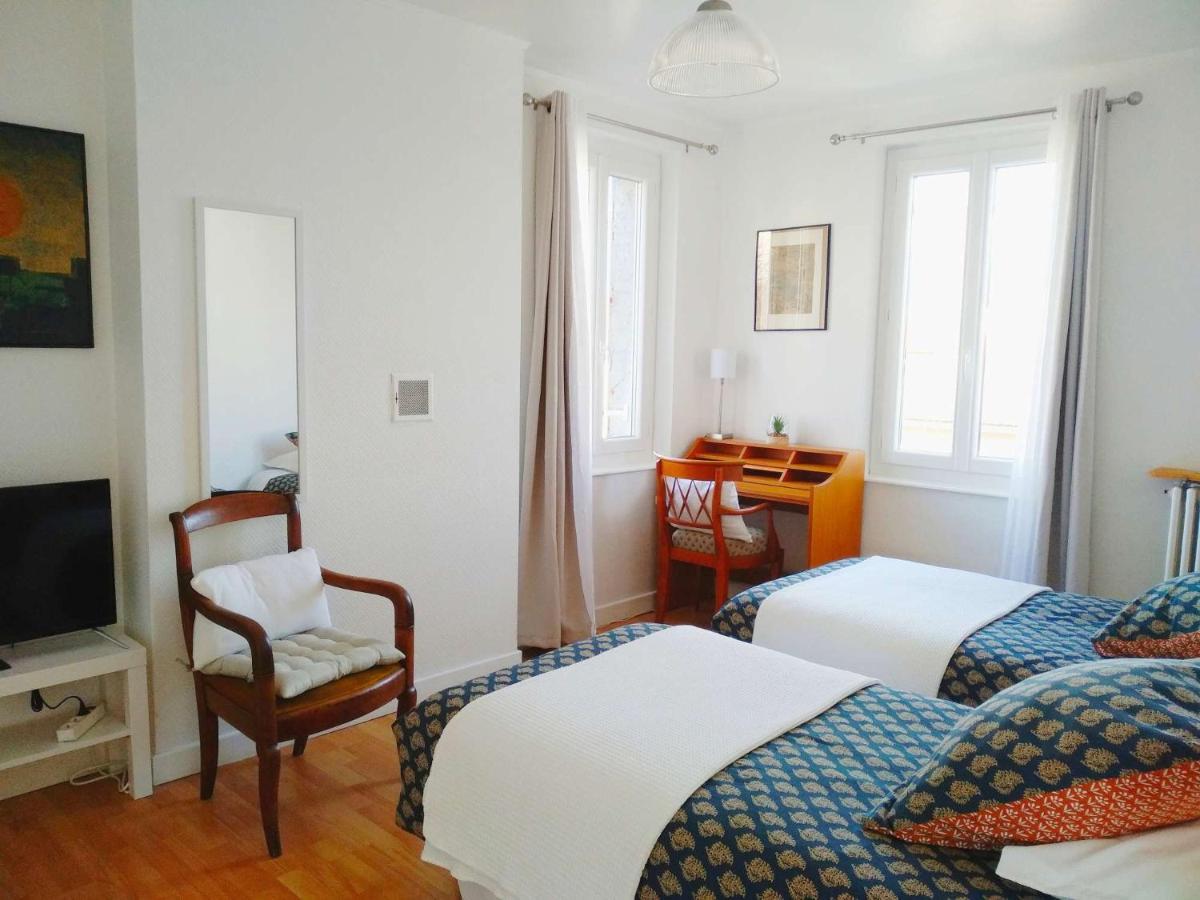 La Maison De Thuy - Gite En Auvergne Gimeaux 外观 照片