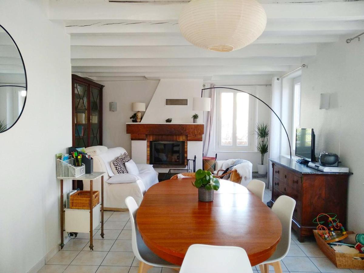 La Maison De Thuy - Gite En Auvergne Gimeaux 外观 照片
