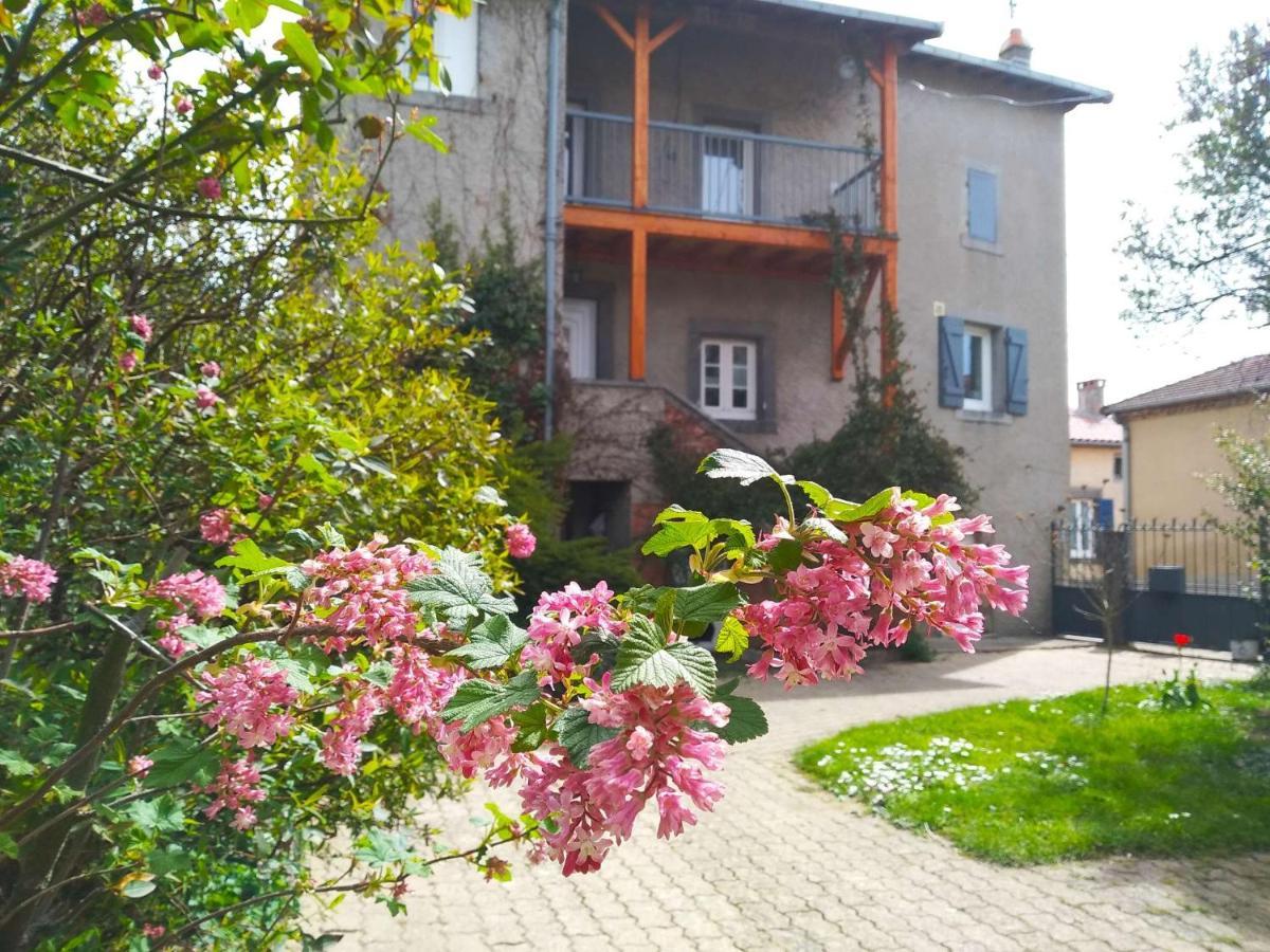 La Maison De Thuy - Gite En Auvergne Gimeaux 外观 照片